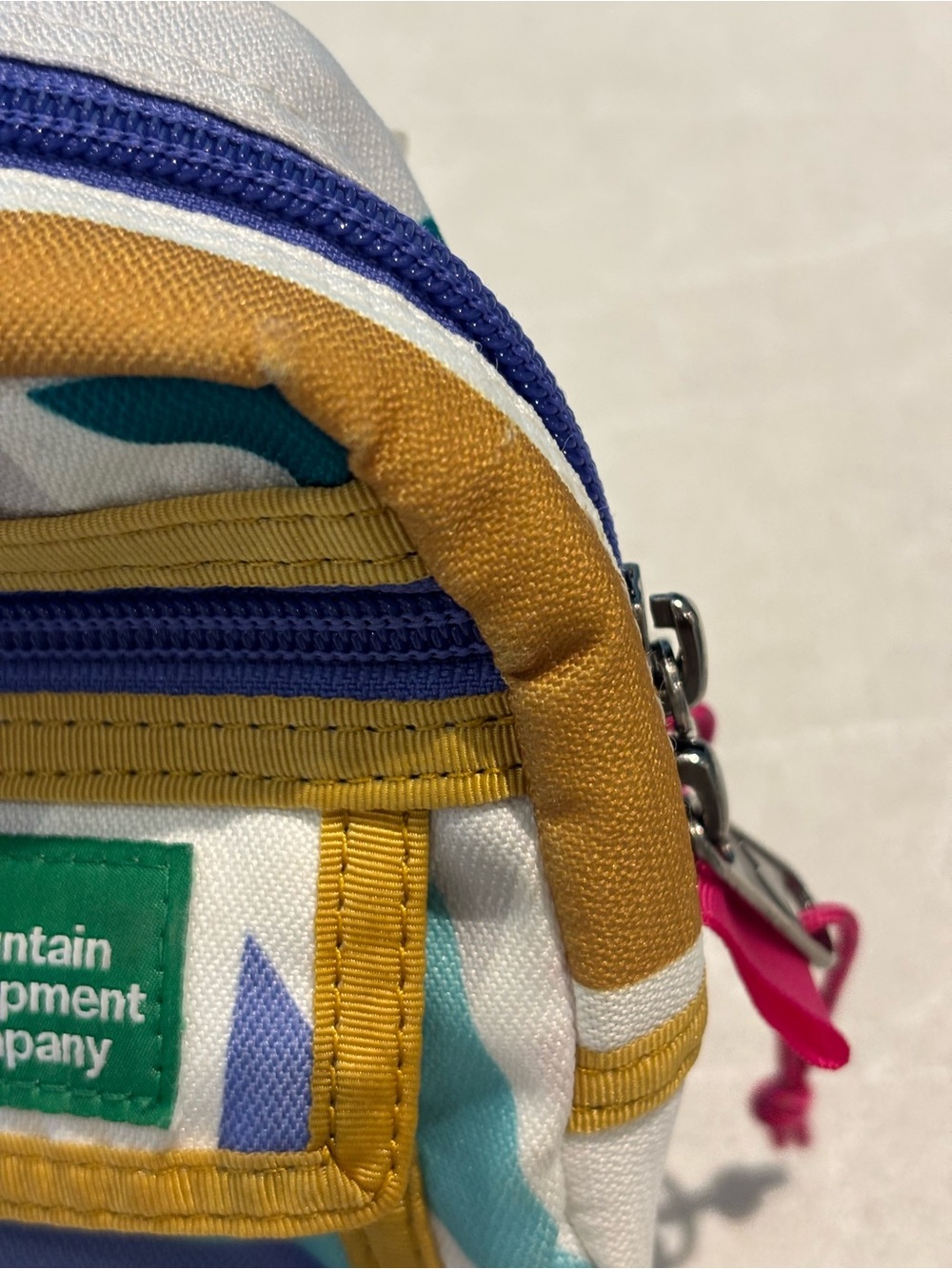 MEC Mountain Equipment Company Geometric Retro Hip Pack Fanny Bag Flaws - Picture 16 of 16